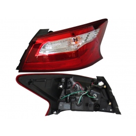 Calavera Exterior Derecha en Tono Claro con Arnés Diforza para Altima L33