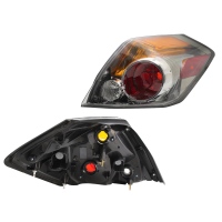 Calavera Derecha en Tres Colores con Mica Translucida sin Arnés Difroza para Altima Sedán L32