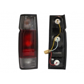 Calavera Izquierda en Tono Humo con Arnés Diforza para D21, D22