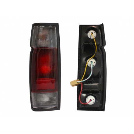 Calavera Izquierda en Tono Humo con Arnés Diforza para D21, D22