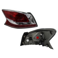 Calavera Izquierda en Tono Oscuro sin Arnés Diforza para Altima Coupe L33