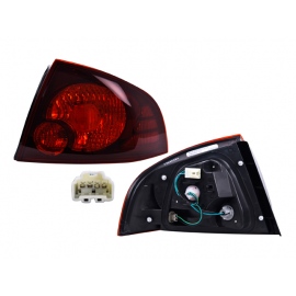 Calavera Derecha Roja en Tono Oscuro con Arnés DEPO para Sentra B15