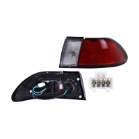 Calavera Derecha en Rojo y Blanco con Arnés y Focos DEPO para Sentra B14