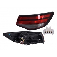 Calavera Exterior Derecha en Tono Oscuro con Arnés DEPO para Sentra B18