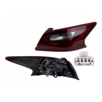 Calavera Exterior Derecha en Rojo Oscuro con Arnés DEPO para Altima L33