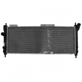 Radiador de Motor con Aire Acondicionado y Transmisión Manual Valeo para Chevy