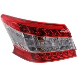 Calavera Exterior Izquierda con Arnés y Luz LED Diforza para Sentra B17