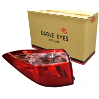 Calavera Exterior Izquierda Tono Rojo Translucido con Portafocos Auto Magic para Corolla