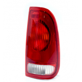 Calavera Roja sin Arnés Derecha Auto Magic para Pickup F150, F250, Lobo