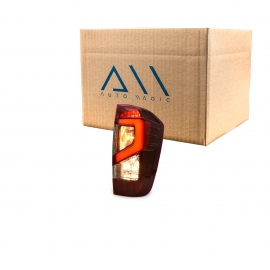 Calavera con Luz LED Derecha Auto Magic para NP300 Frontier
