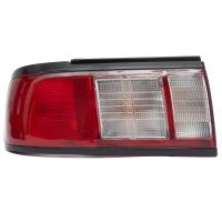 Calavera Izquierda con Marco Negro y Foco DEPO para Tsuru 3