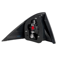 Calavera Derecha con Fondo Negro DEPO para Ikon, Fiesta Sedán