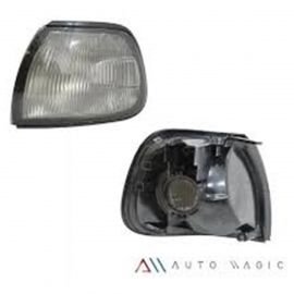Cuarto Direccional Izquierda sin Arnés en Tono Humo Auto Magic para Tsuru 3