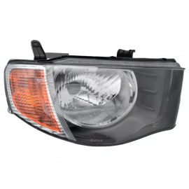 Faro Principal Derecho con Fondo Negro y Direccional Ámbar Auto Magic para L200
