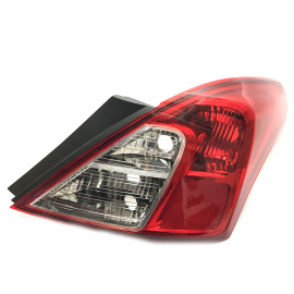 Calavera Derecha sin Arnés con Base Diforza para Versa, V-Drive