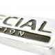 Letrero Cromado adherible de Salpicadera Special Edition para Vehículos Nissan