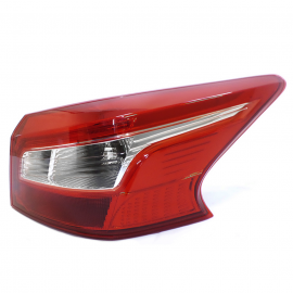 Calavera Exterior Derecha sin Arnés Auto Magic para Sentra B17