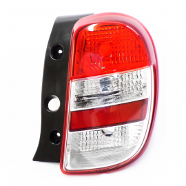 Calavera Lado Derecho Auto Magic para March