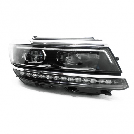 Faro Principal Derecho con Fondo Negro, Filo Cromado y Luz LED Auto Magic para Tiguan