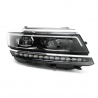 Faro Principal Derecho con Fondo Negro, Filo Cromado y Luz LED Auto Magic para Tiguan